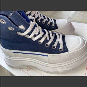 Alexander McQueen authentic